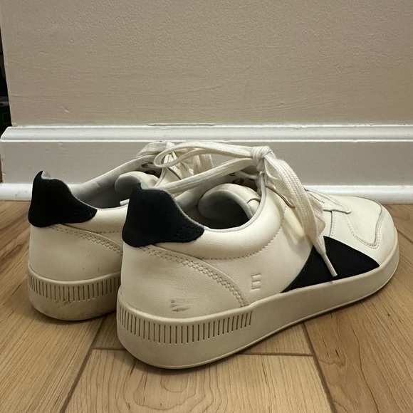 Everlane Court Sneaker - Picture 3 of 5